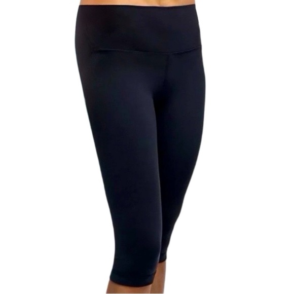 lululemon Black High Rise Crop 19”‎ Inseam - Picture 1 of 7